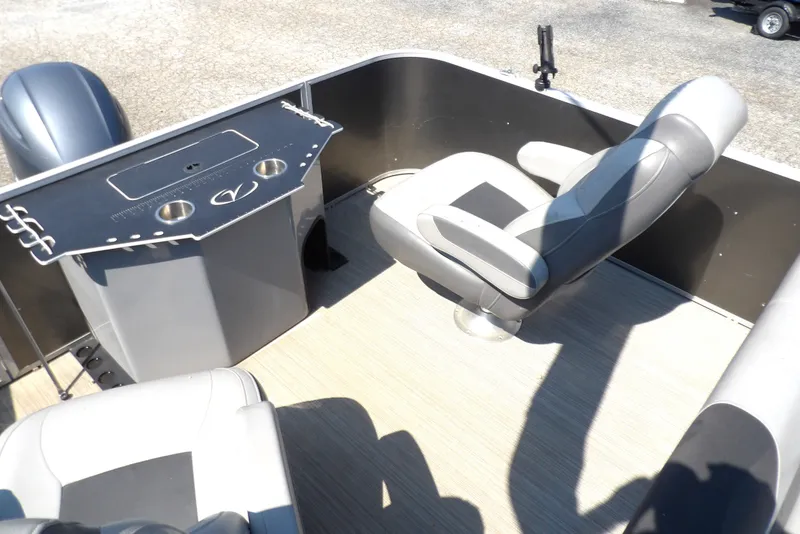 Slide: The Image of Veranda VF22F4 2020 - 22