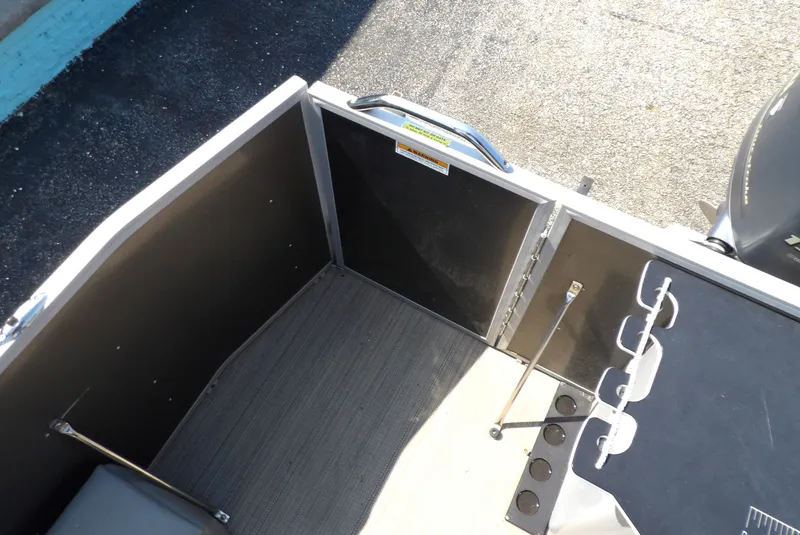 Slide: The Image of Veranda VF22F4 2020 - 24