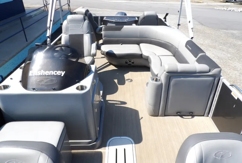 Slide: The Image of Veranda VF22F4 2020 - 6