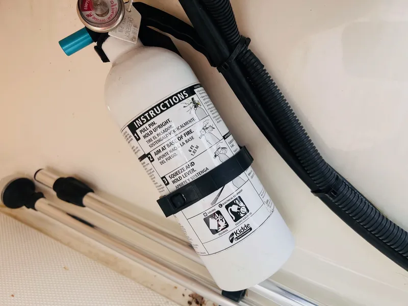 Slide: The Image of Boston Whaler 160 Super Sport 2023 - 13