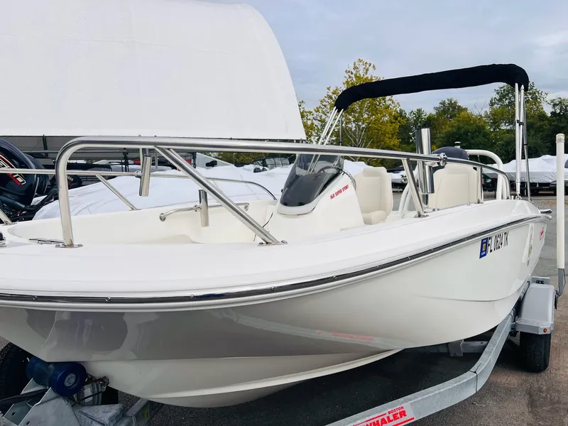 Slide: The Image of Boston Whaler 160 Super Sport 2023 - 15