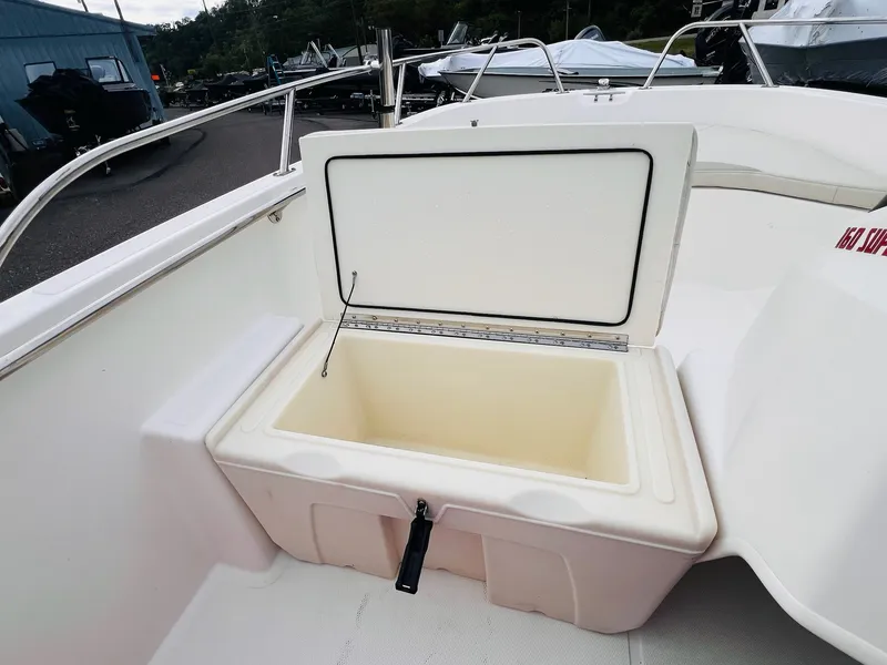 Slide: The Image of Boston Whaler 160 Super Sport 2023 - 21