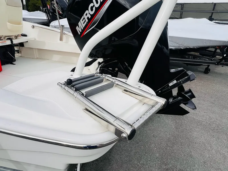 Slide: The Image of Boston Whaler 160 Super Sport 2023 - 29