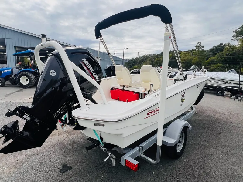 Slide: The Image of Boston Whaler 160 Super Sport 2023 - 31