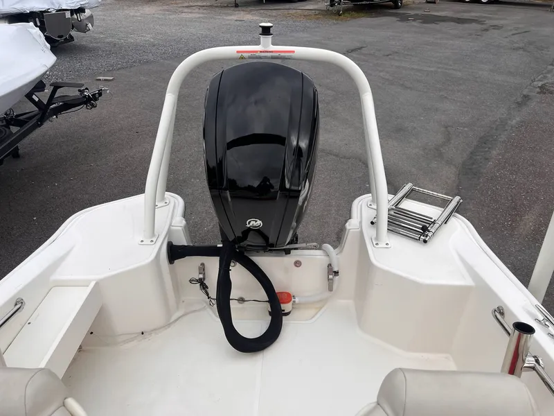 Slide: The Image of Boston Whaler 160 Super Sport 2023 - 33