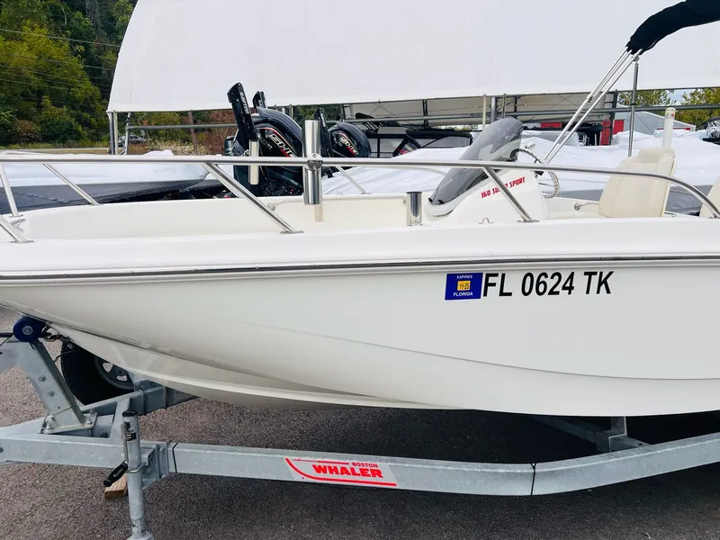 Slide: The Image of Boston Whaler 160 Super Sport 2023 - 7