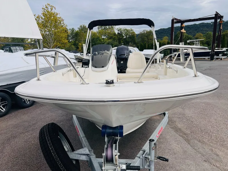 Slide: The Image of Boston Whaler 160 Super Sport 2023 - 9