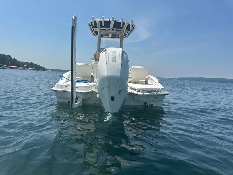 Slide: The Image of Boston Whaler Dauntless 250 2022 - 26
