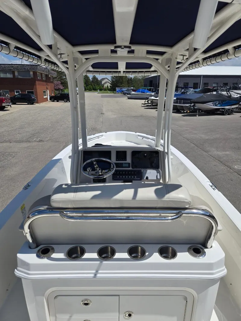 Slide: The Image of Boston Whaler Dauntless 250 2022 - 29