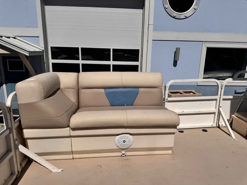 Slide: The Image of Bentley Pontoons 204 Four Point Pontoon 2008 - 6