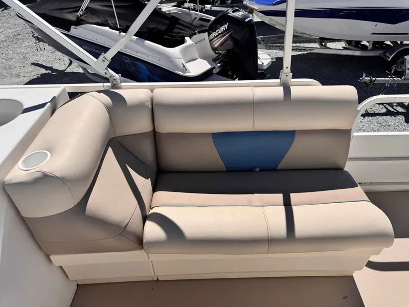 Slide: The Image of Bentley Pontoons 204 Four Point Pontoon 2008 - 8