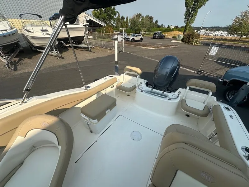 Slide: The Image of Key West 211 Dual Console 2017 - 7