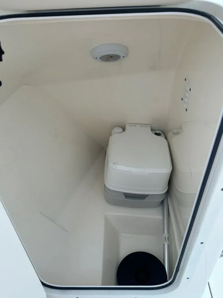 Slide: The Image of Key West 211 Dual Console 2017 - 8