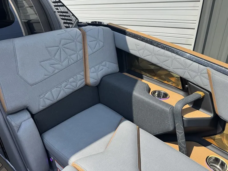 Slide: The Image of Nautique Super Air Nautique G25 Paragon 2026 - 24