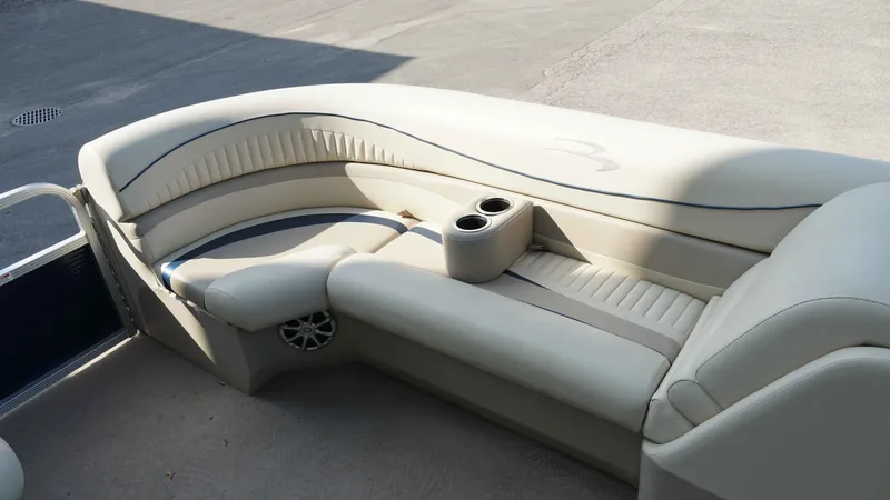 Slide: The Image of Bennington 2075 GLI 2010 - 11