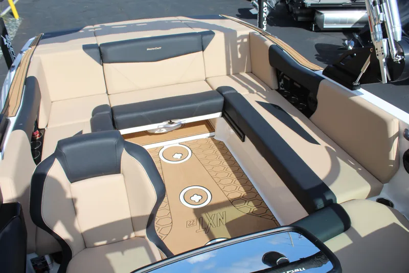 Slide: The Image of MasterCraft NXT22 2024 - 16