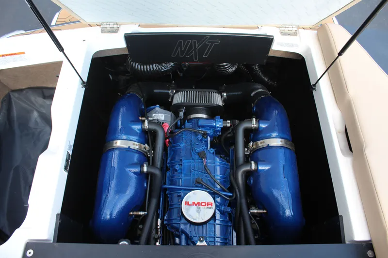 Slide: The Image of MasterCraft NXT22 2024 - 19