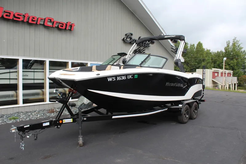 Slide: The Image of MasterCraft NXT22 2024 - 3