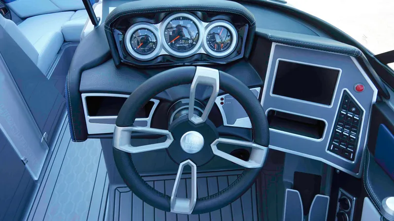 Slide: The Image of MasterCraft XT20 2023 - 12