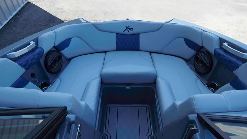 Slide: The Image of MasterCraft XT20 2023 - 14