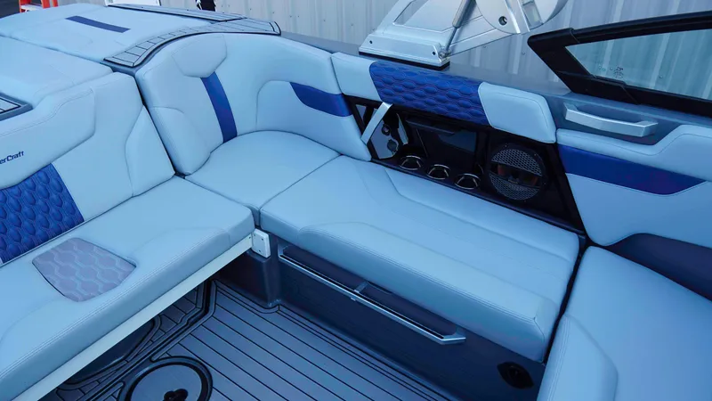 Slide: The Image of MasterCraft XT20 2023 - 21