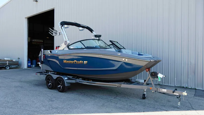 Slide: The Image of MasterCraft XT20 2023 - 3