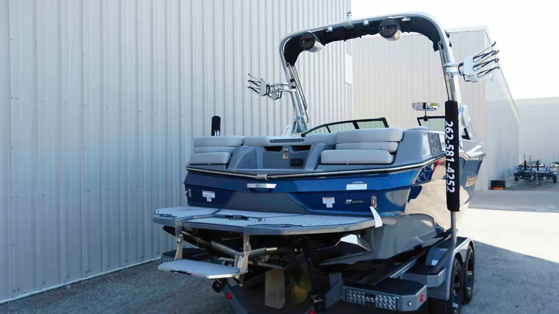 Slide: The Image of MasterCraft XT20 2023 - 4