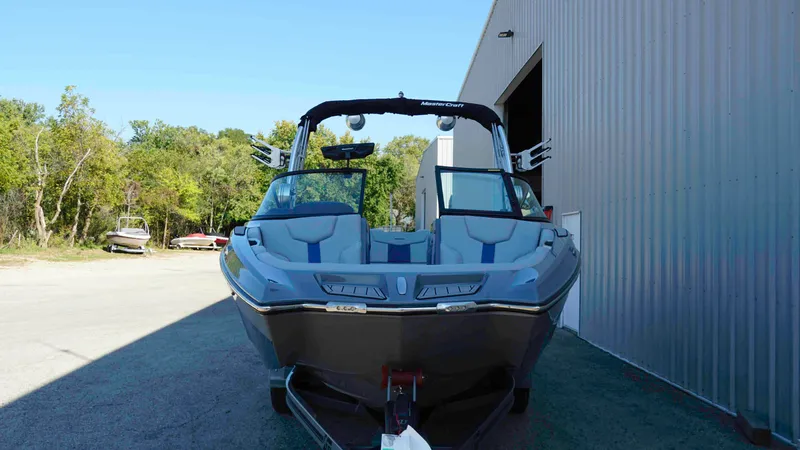 Slide: The Image of MasterCraft XT20 2023 - 6