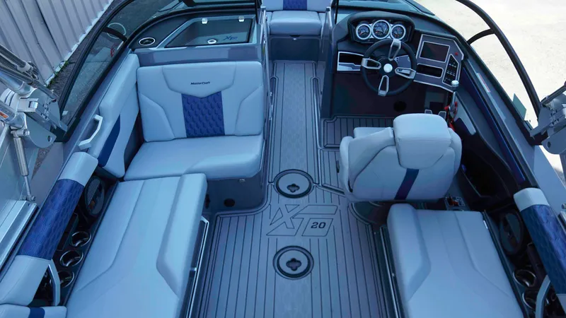 Slide: The Image of MasterCraft XT20 2023 - 9