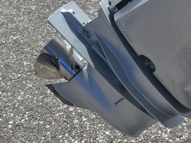 Slide: The Image of Sea Ray SDX 250 Outboard 2022 - 11