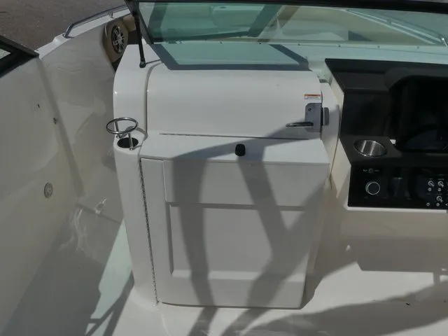 Slide: The Image of Sea Ray SDX 250 Outboard 2022 - 21