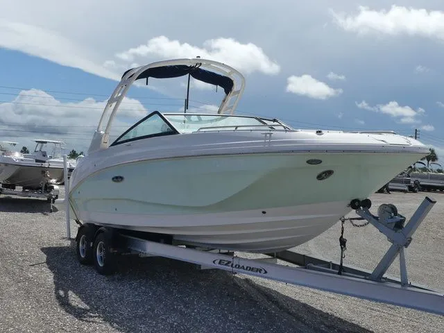 Slide: The Image of Sea Ray SDX 250 Outboard 2022 - 3