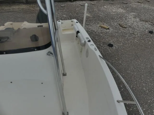 Slide: The Image of Caravelle 210 Center Console 2000 - 15