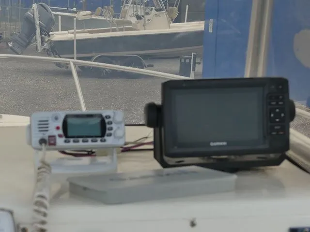 Slide: The Image of Caravelle 210 Center Console 2000 - 22