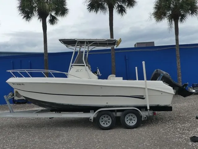 Slide: The Image of Caravelle 210 Center Console 2000 - 7