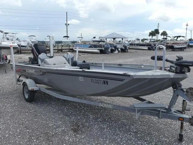 Slide: The Image of Lowe 19.5 2008 - 3