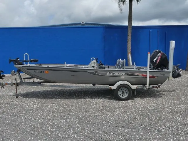 Slide: The Image of Lowe 19.5 2008 - 7