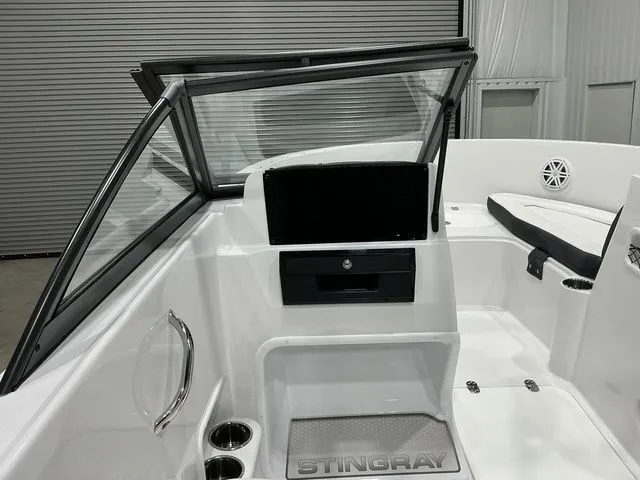 Slide: The Image of Stingray 172 DC 2026 - 16