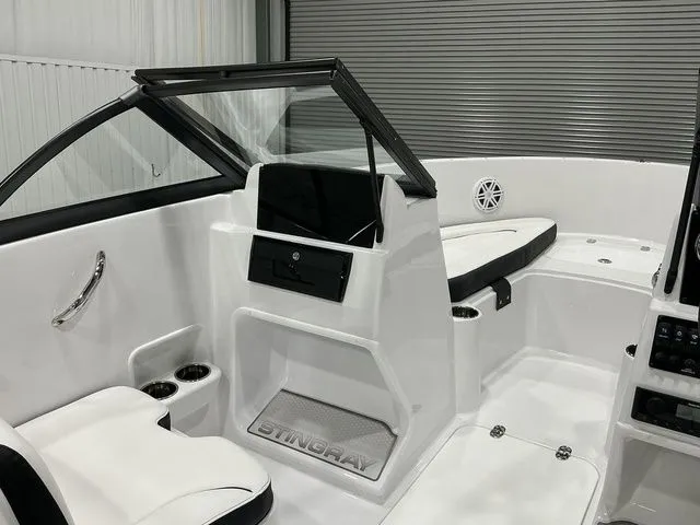 Slide: The Image of Stingray 172 DC 2026 - 17