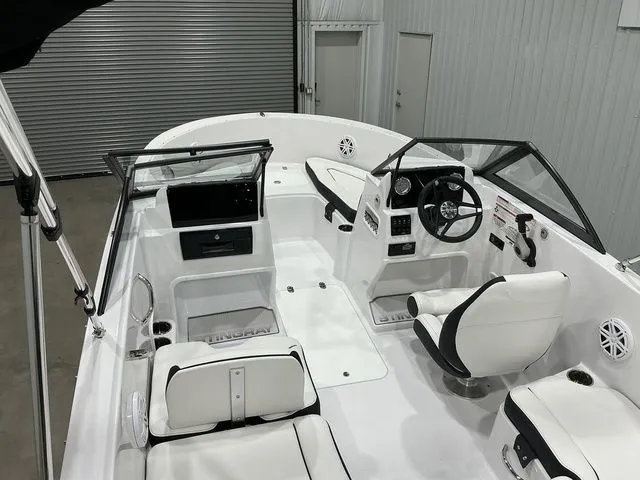 Slide: The Image of Stingray 172 DC 2026 - 9