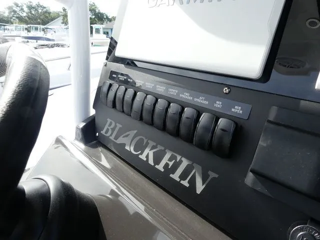 Slide: The Image of Blackfin 272 CC 2026 - 18