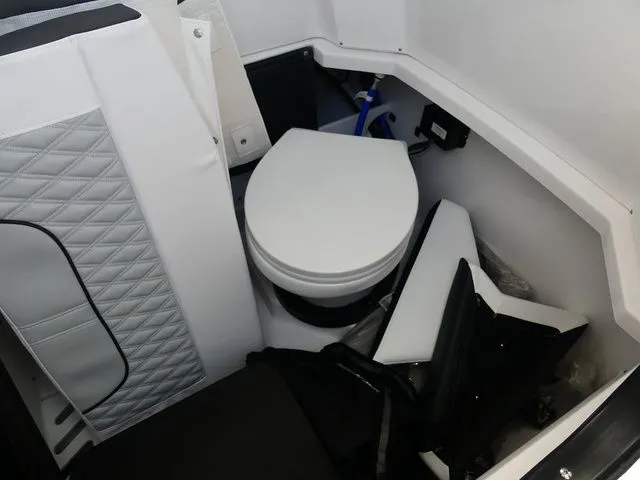 Slide: The Image of Blackfin 272 CC 2026 - 25