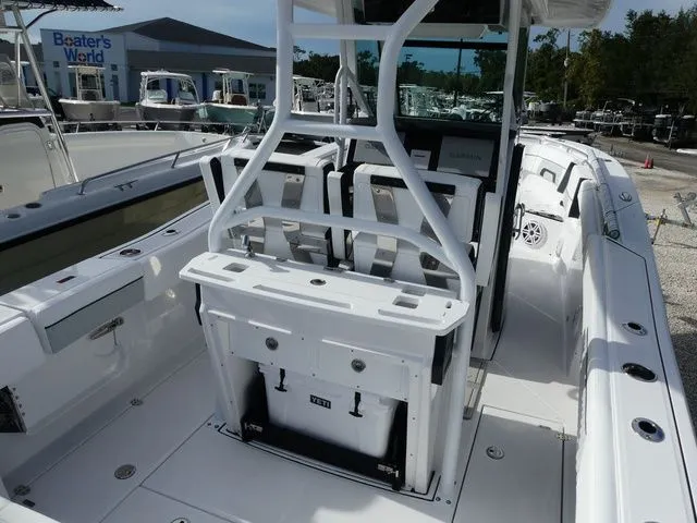 Slide: The Image of Blackfin 272 CC 2026 - 7