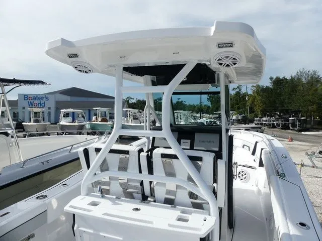 Slide: The Image of Blackfin 272 CC 2026 - 8