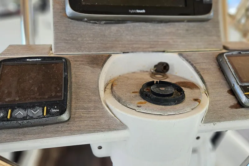 Slide: The Image of Tall mast of 2010 Beneteau Oceanis 34 GT sailboat against cloudy sky. - 7