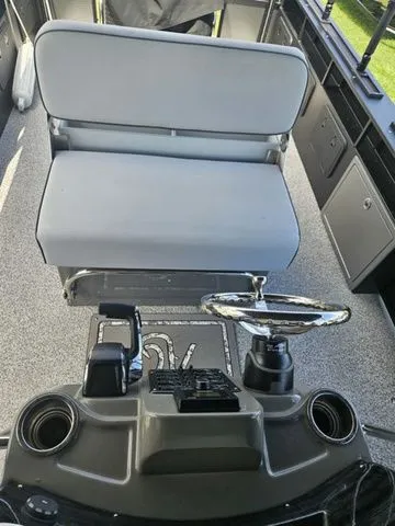 Slide: The Image of Angler Quest 8524 Pro Troll 2025 - 6