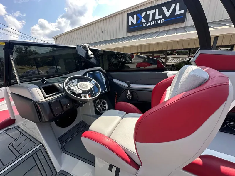 Slide: The Image of Tigé 23RZX 2021 - 16