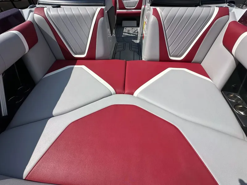 Slide: The Image of Tigé 23RZX 2021 - 21