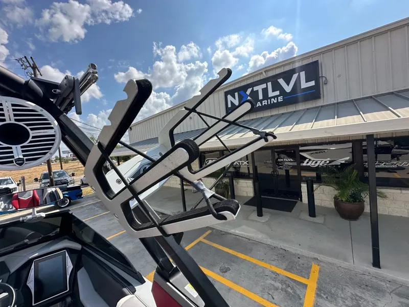 Slide: The Image of Tigé 23RZX 2021 - 26