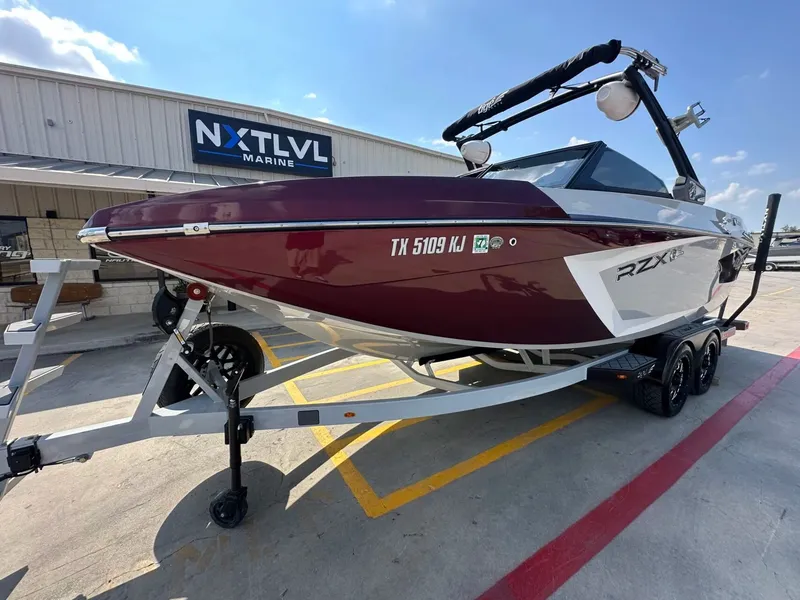 Slide: The Image of Tigé 23RZX 2021 - 8